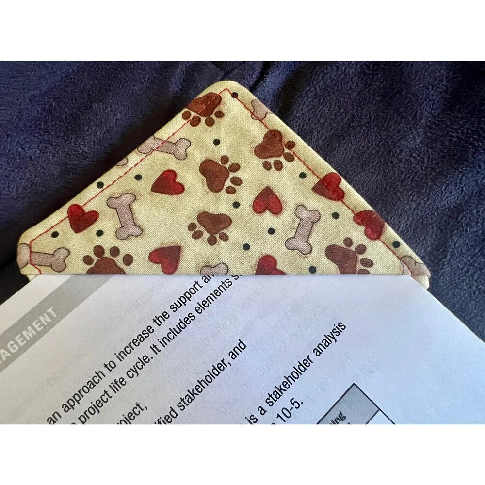 NWOT Pet Lovers Medium Book Sleeve, See Through Front Pocket, Corner Bookmark